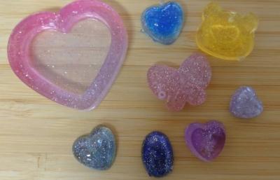 ランチ会の後は、レジン作りやカードゲームで交流しました!