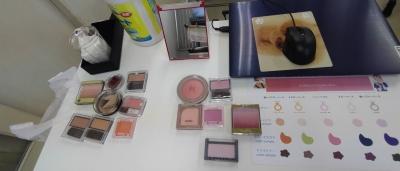 色彩に関する特別授業をおこないました♪