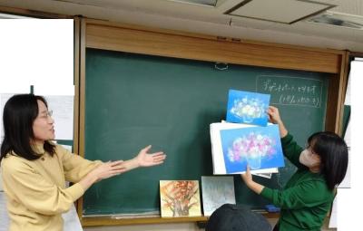 特別活動「イラストを描こう!」を実施しました